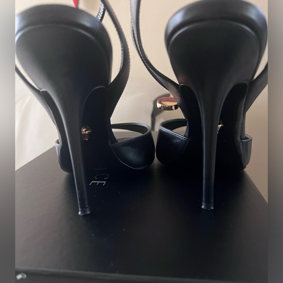 Versace Safety Pin Metallic Ankle Strap Sandal on calf leather - Picture 2 of 5